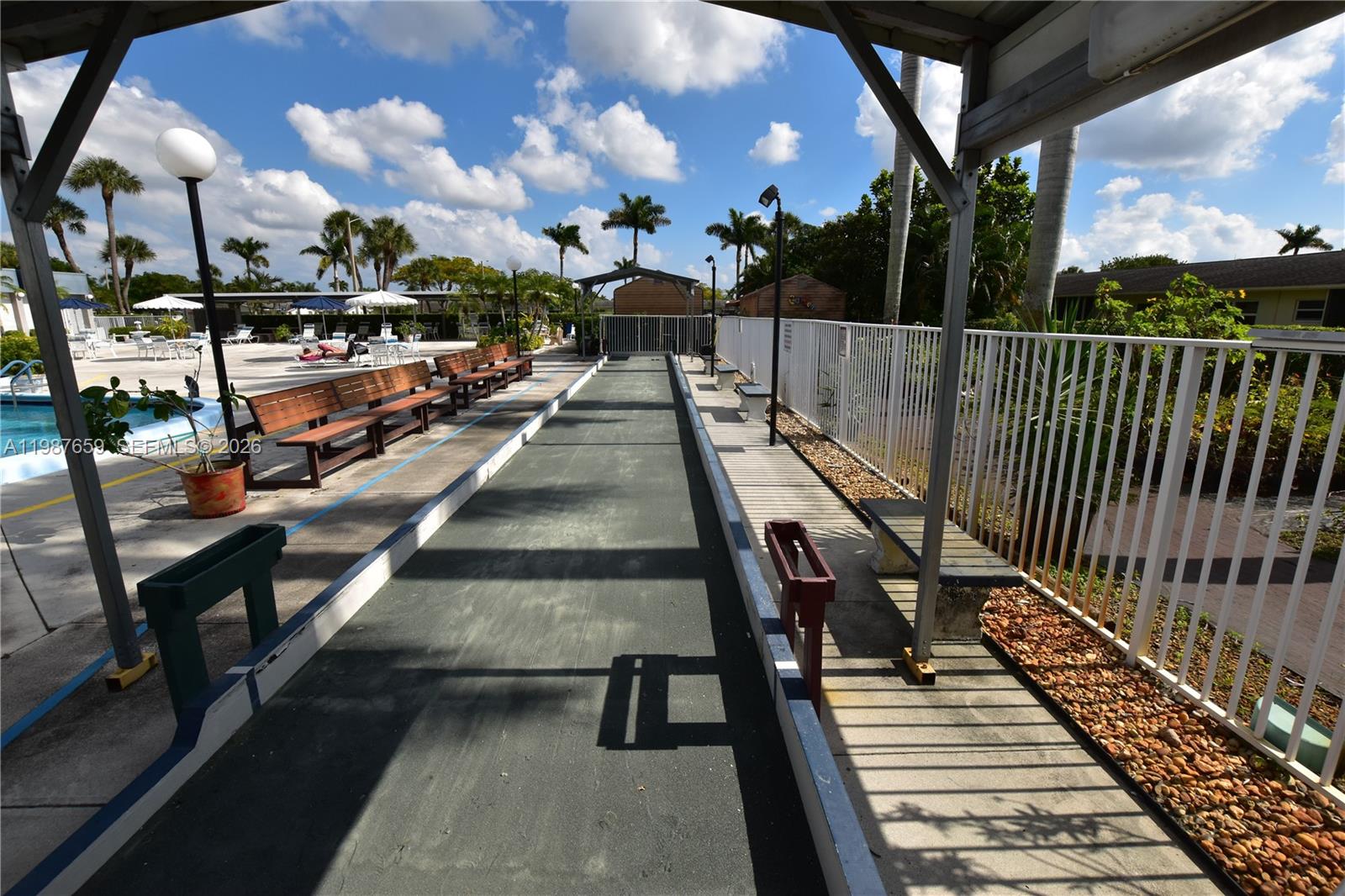 CRESTHAVEN VILLAS CONDO 3 - Residential Lease