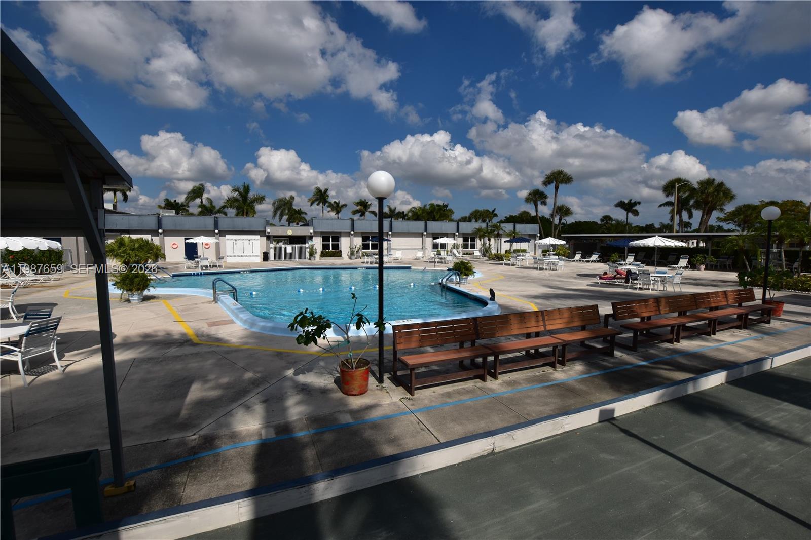 CRESTHAVEN VILLAS CONDO 3 - Residential Lease