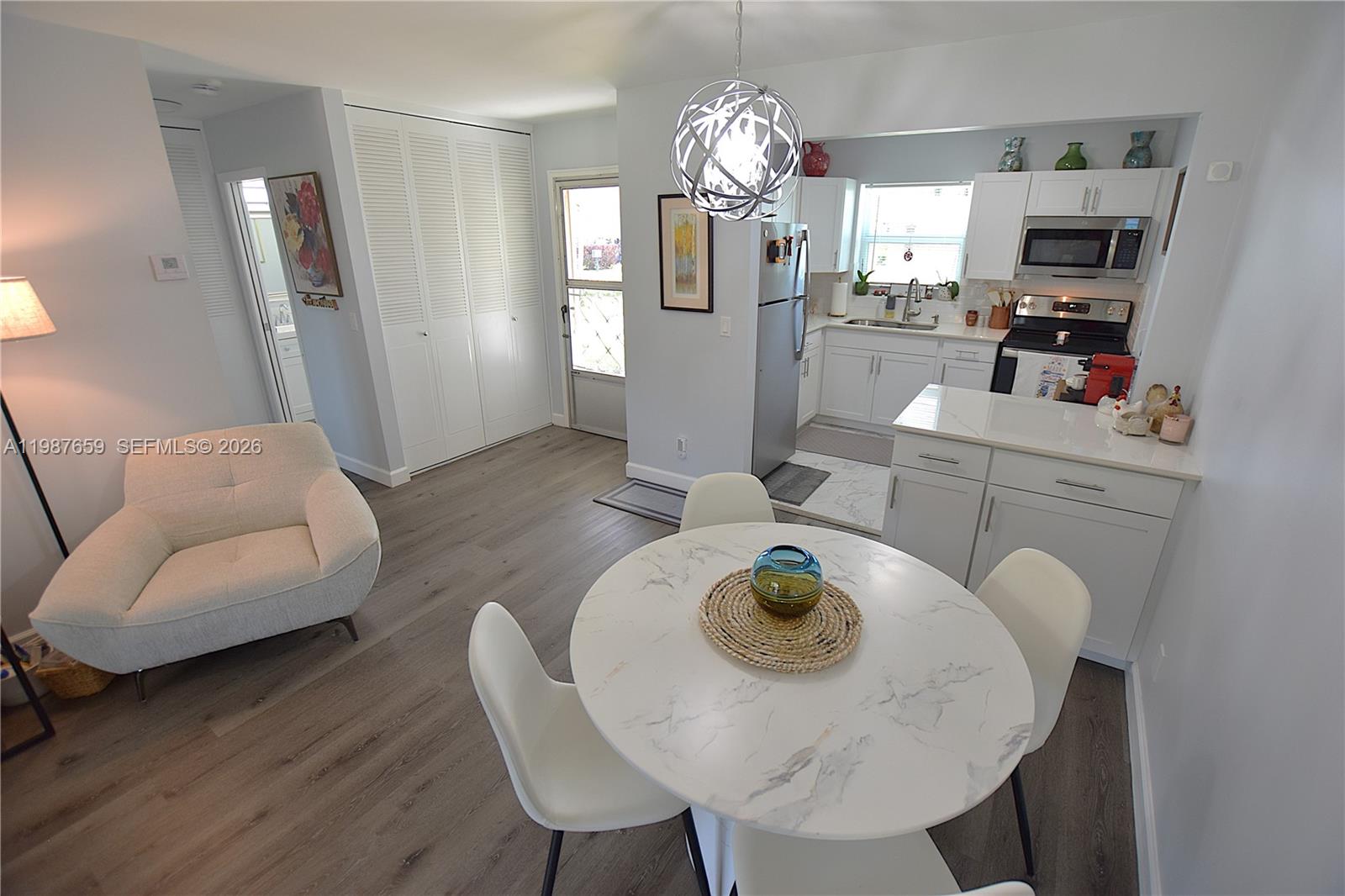 CRESTHAVEN VILLAS CONDO 3 - Residential Lease