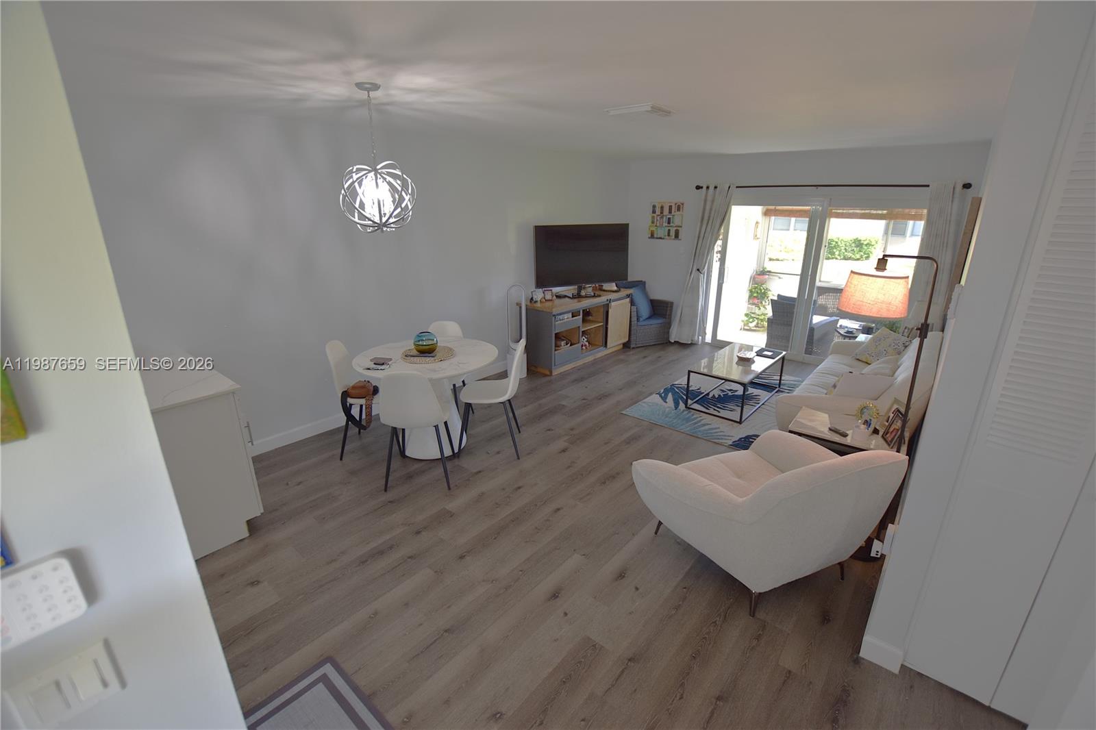 CRESTHAVEN VILLAS CONDO 3 - Residential Lease