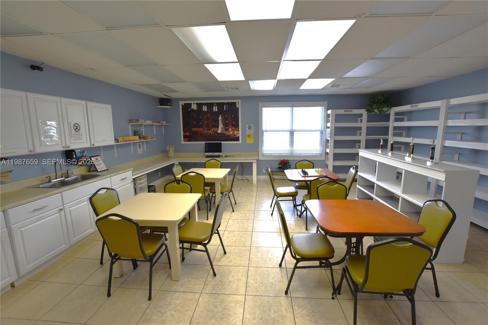 CRESTHAVEN VILLAS CONDO 3 - Residential Lease