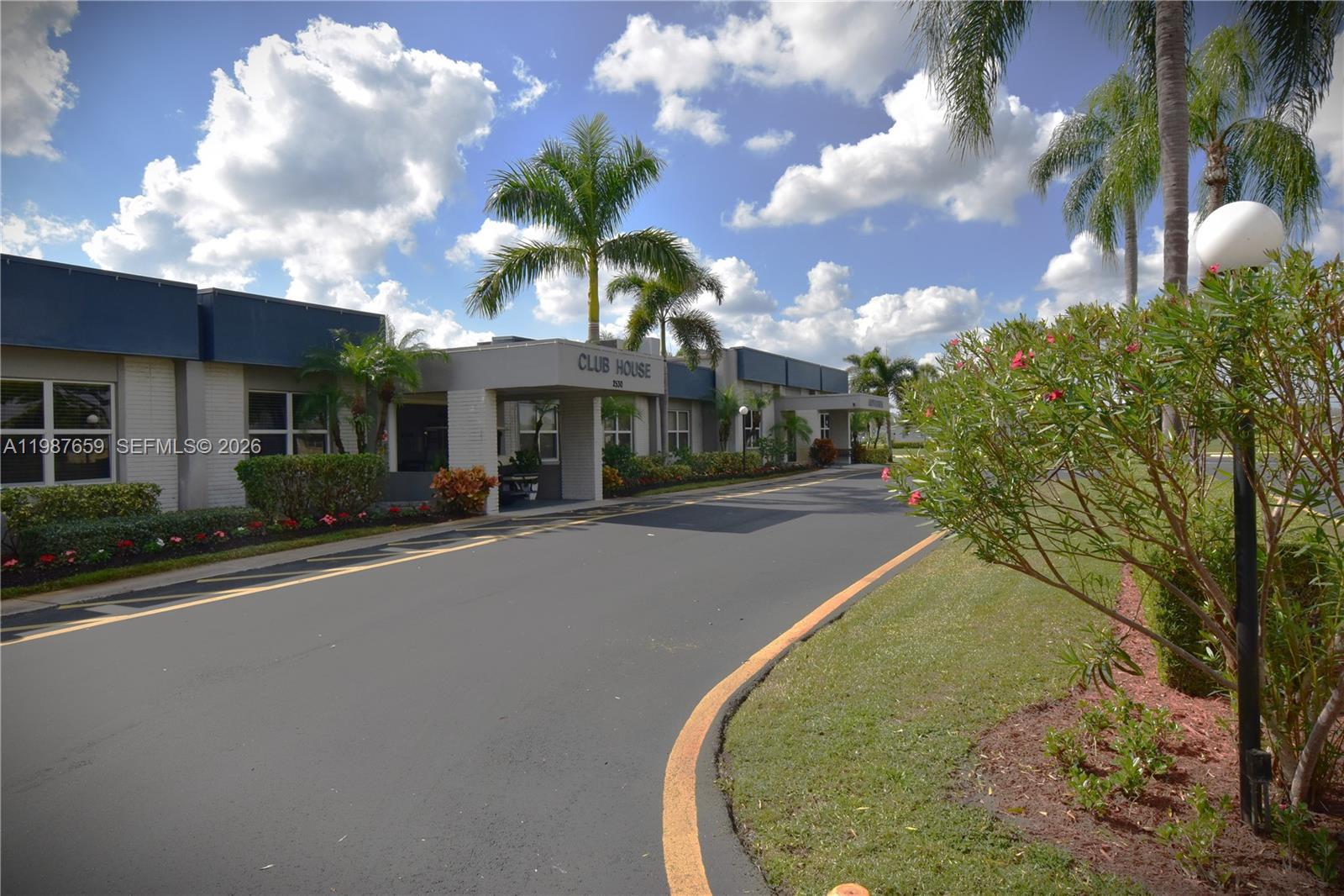 CRESTHAVEN VILLAS CONDO 3 - Residential Lease