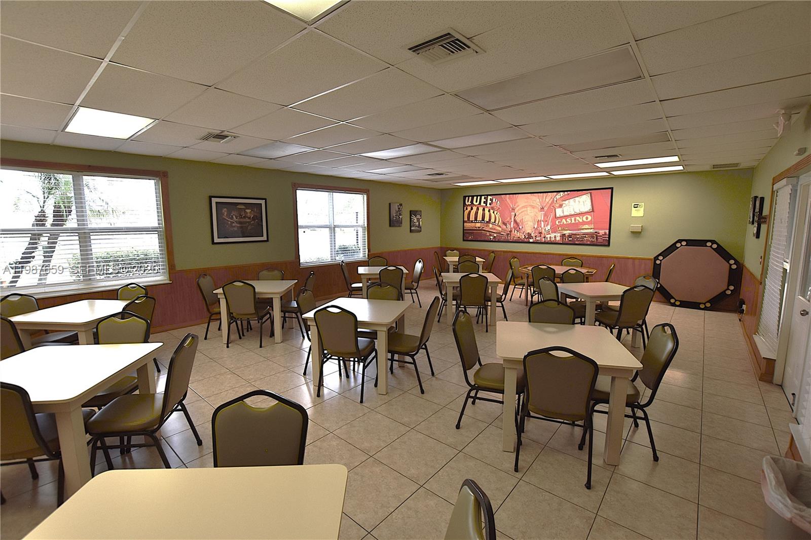 CRESTHAVEN VILLAS CONDO 3 - Residential Lease