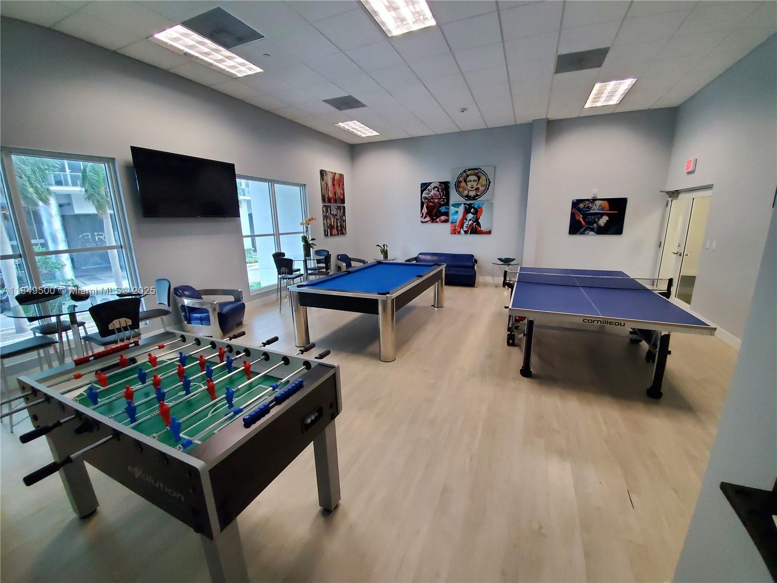 1800 CLUB CONDO - Residential