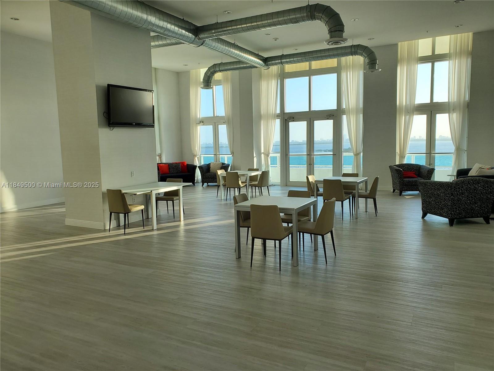 1800 CLUB CONDO - Residential