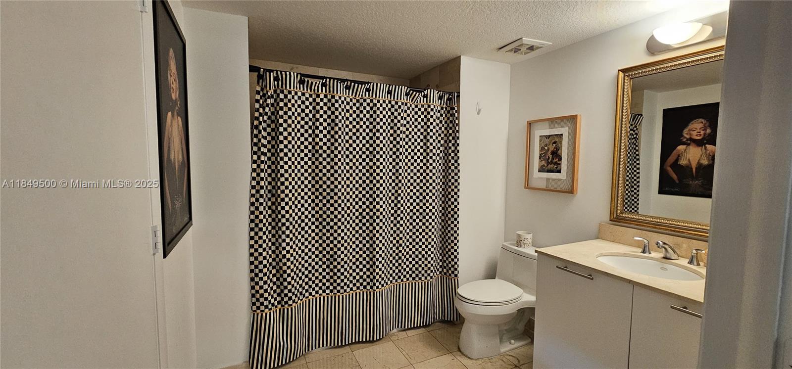 1800 CLUB CONDO - Residential