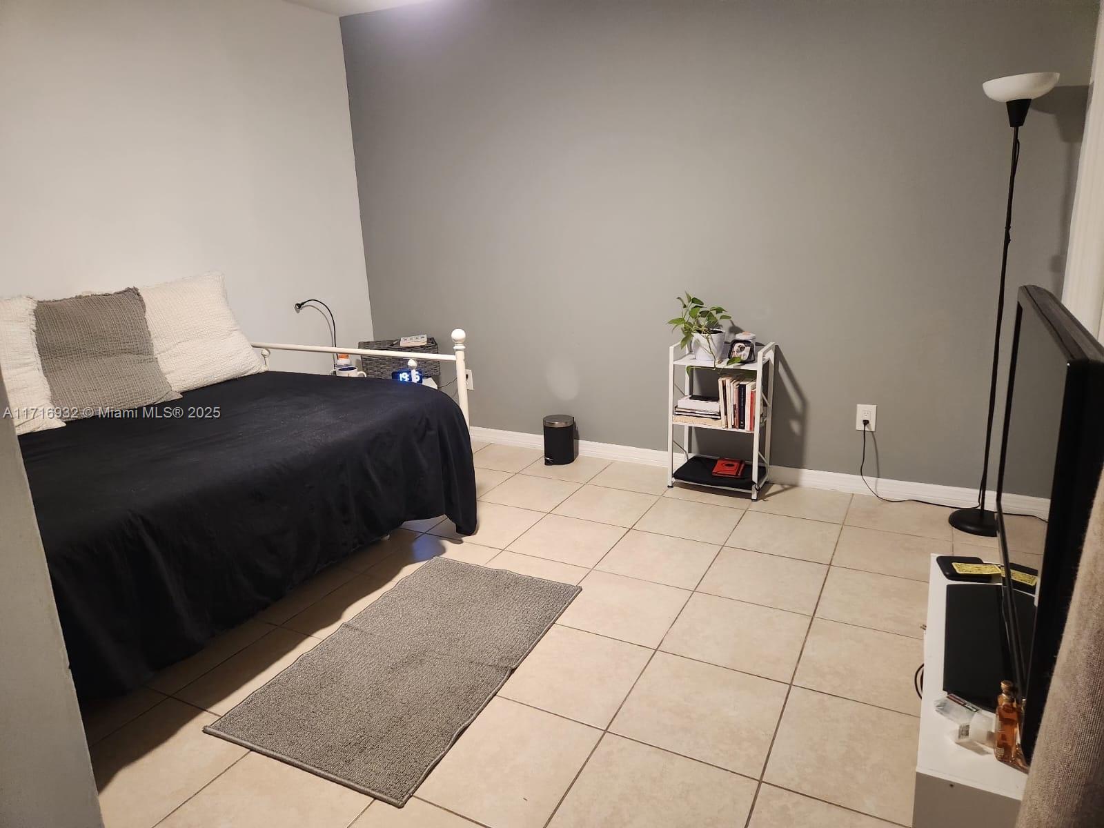 HAMMOCKS TRAILS CONDO - Residential