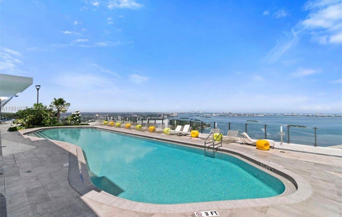 PARAISO BAYVIEWS CONDO - Residential