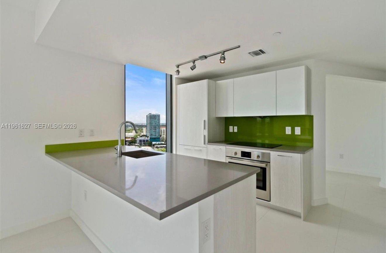 PARAISO BAYVIEWS CONDO - Residential