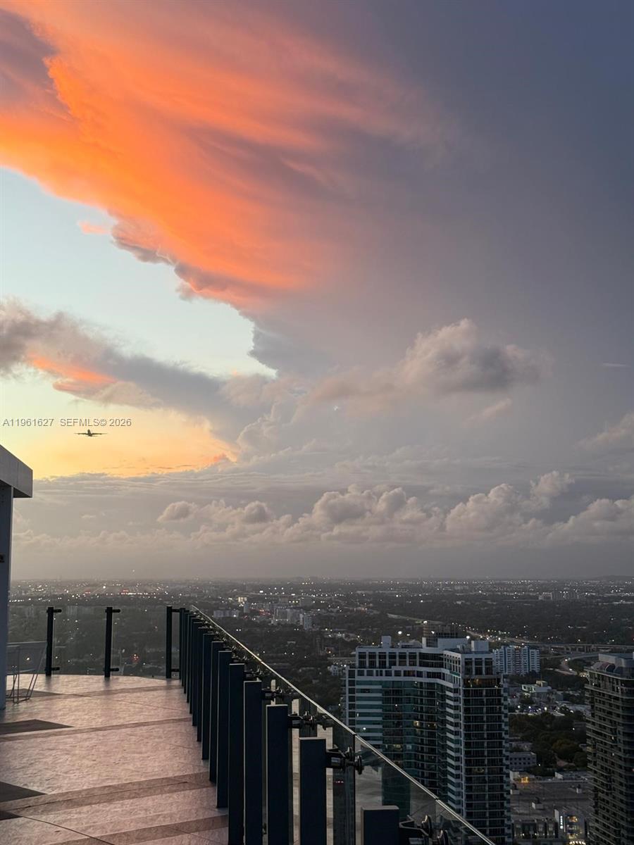 PARAISO BAYVIEWS CONDO - Residential