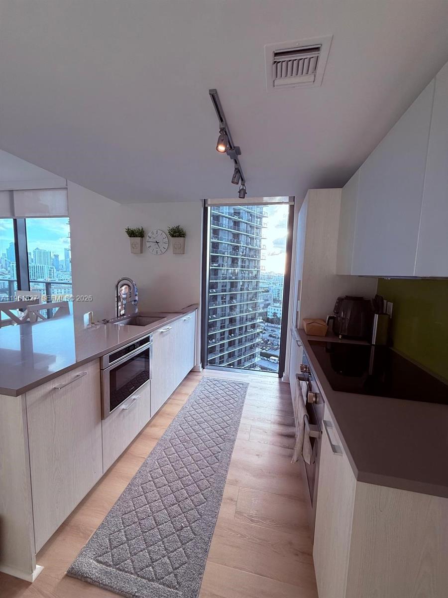 PARAISO BAYVIEWS CONDO - Residential