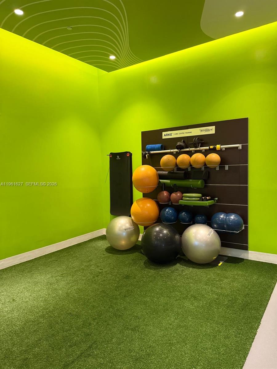 PARAISO BAYVIEWS CONDO - Residential