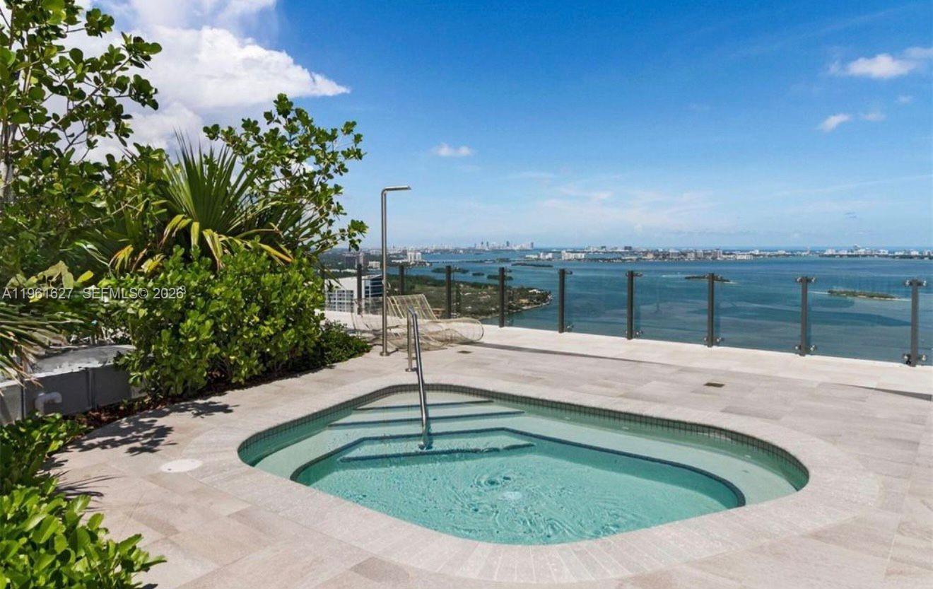 PARAISO BAYVIEWS CONDO - Residential