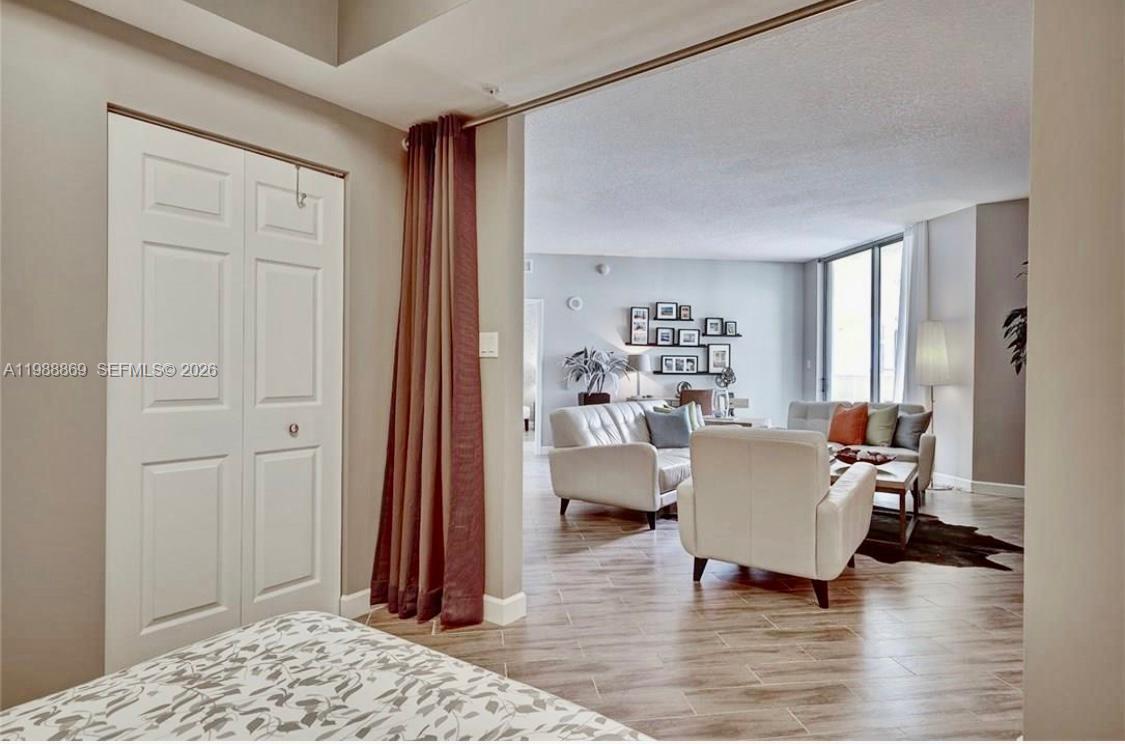 HOLLYWOOD STATION RES CON - Residential Lease