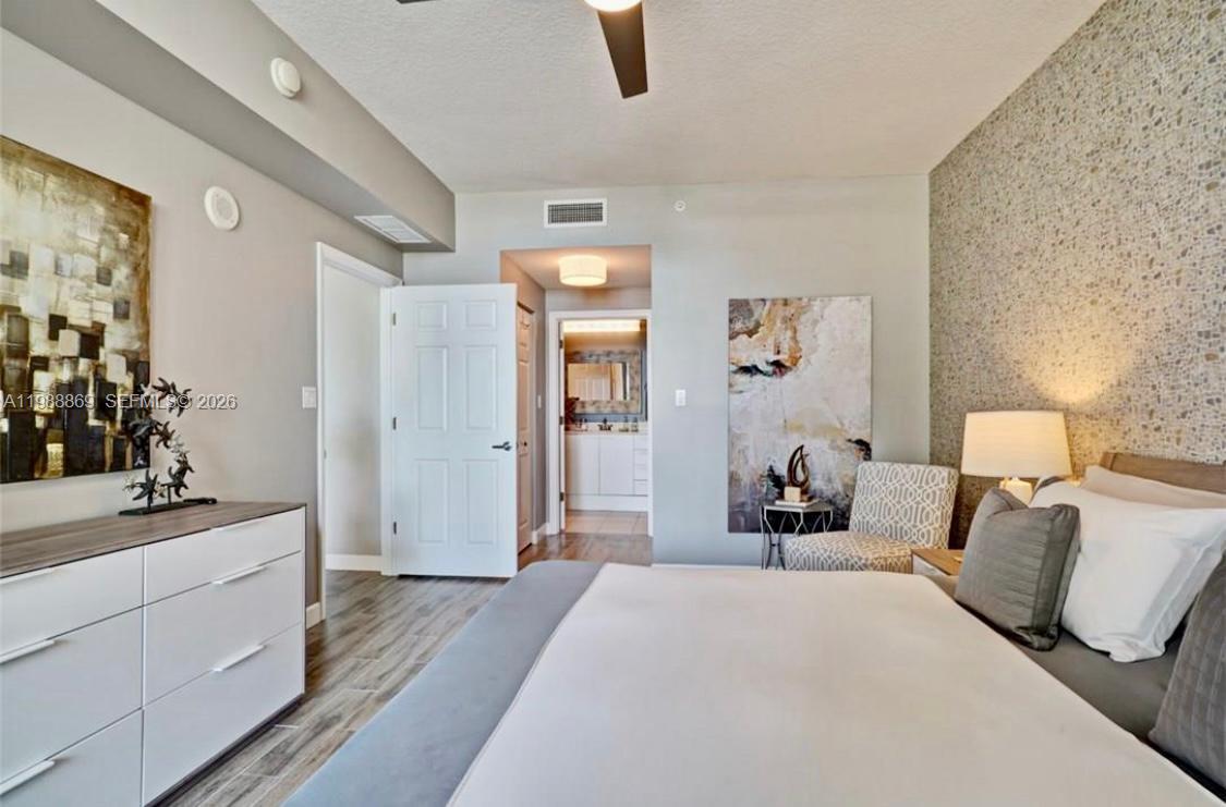 HOLLYWOOD STATION RES CON - Residential Lease