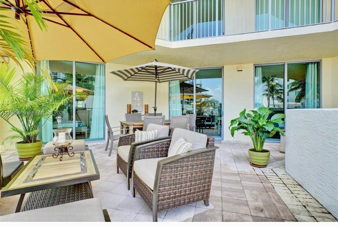 HOLLYWOOD STATION RES CON - Residential Lease