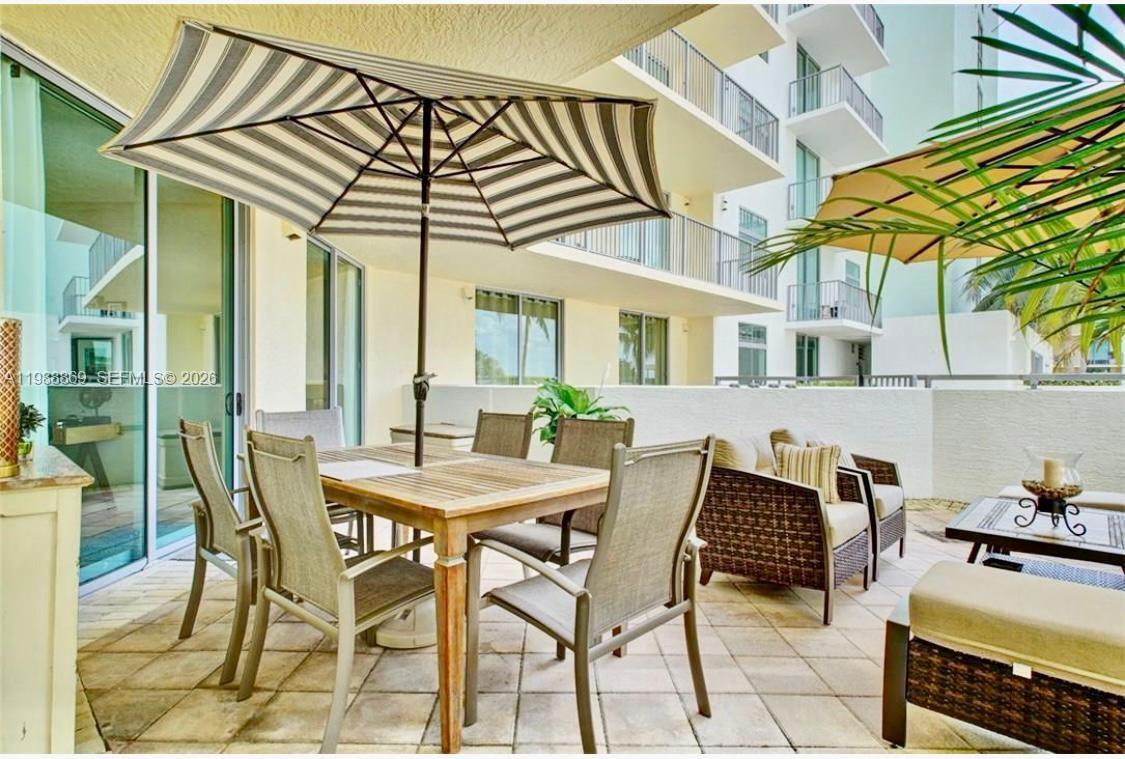 HOLLYWOOD STATION RES CON - Residential Lease