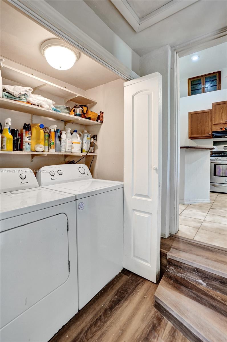 HOLLYWOOD - Residential