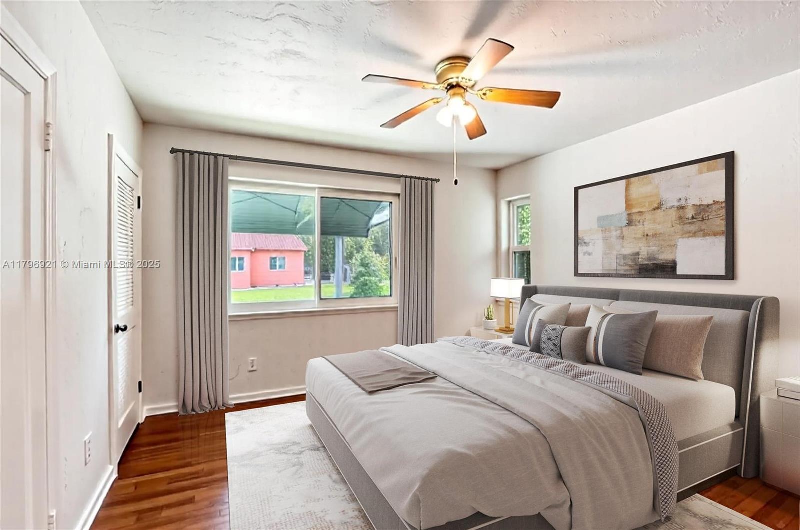 HOLLYWOOD - Residential