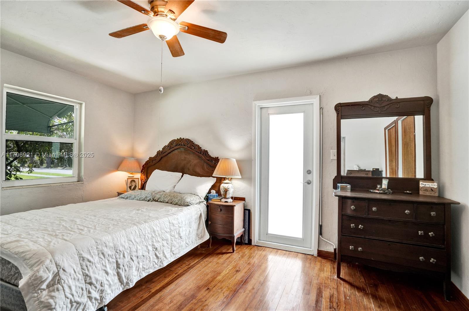 HOLLYWOOD - Residential