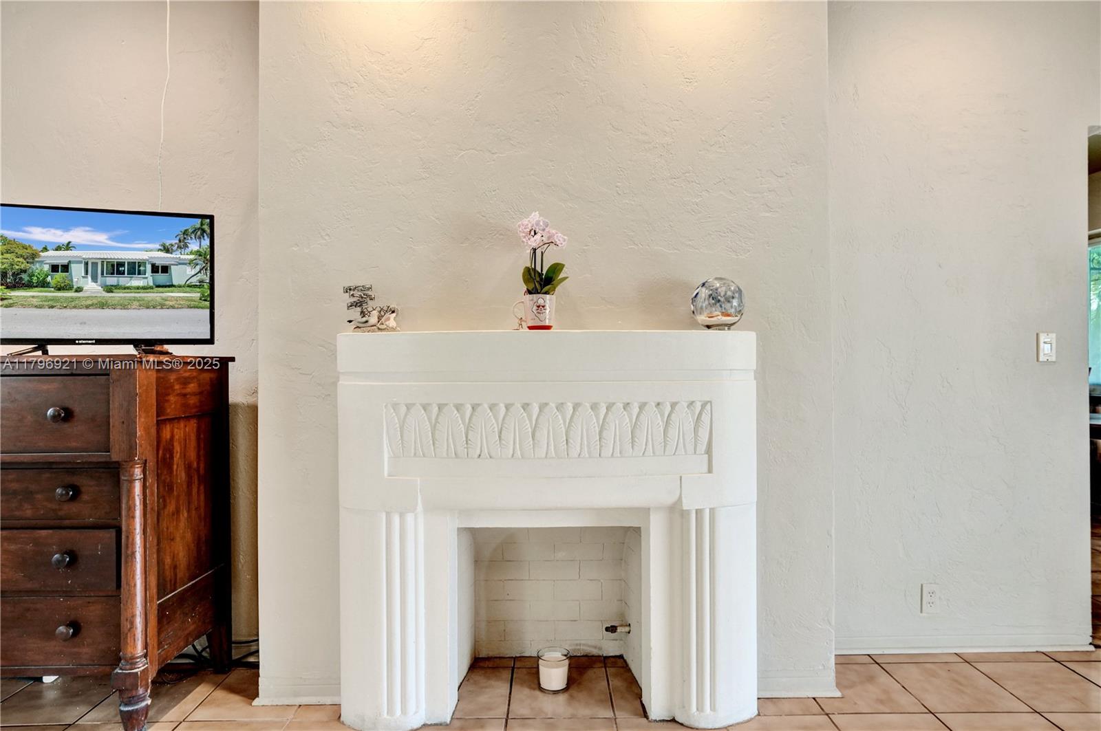 HOLLYWOOD - Residential