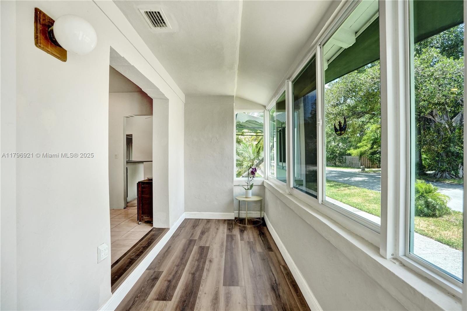 HOLLYWOOD - Residential