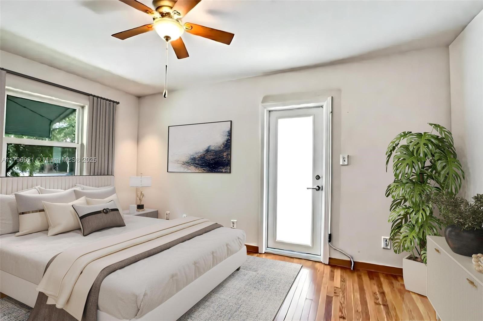 HOLLYWOOD - Residential