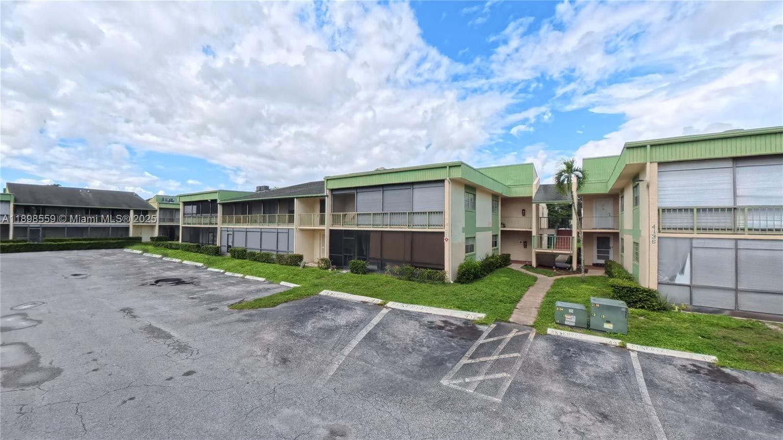 RAMBLEWOOD EAST CONDO - Residential