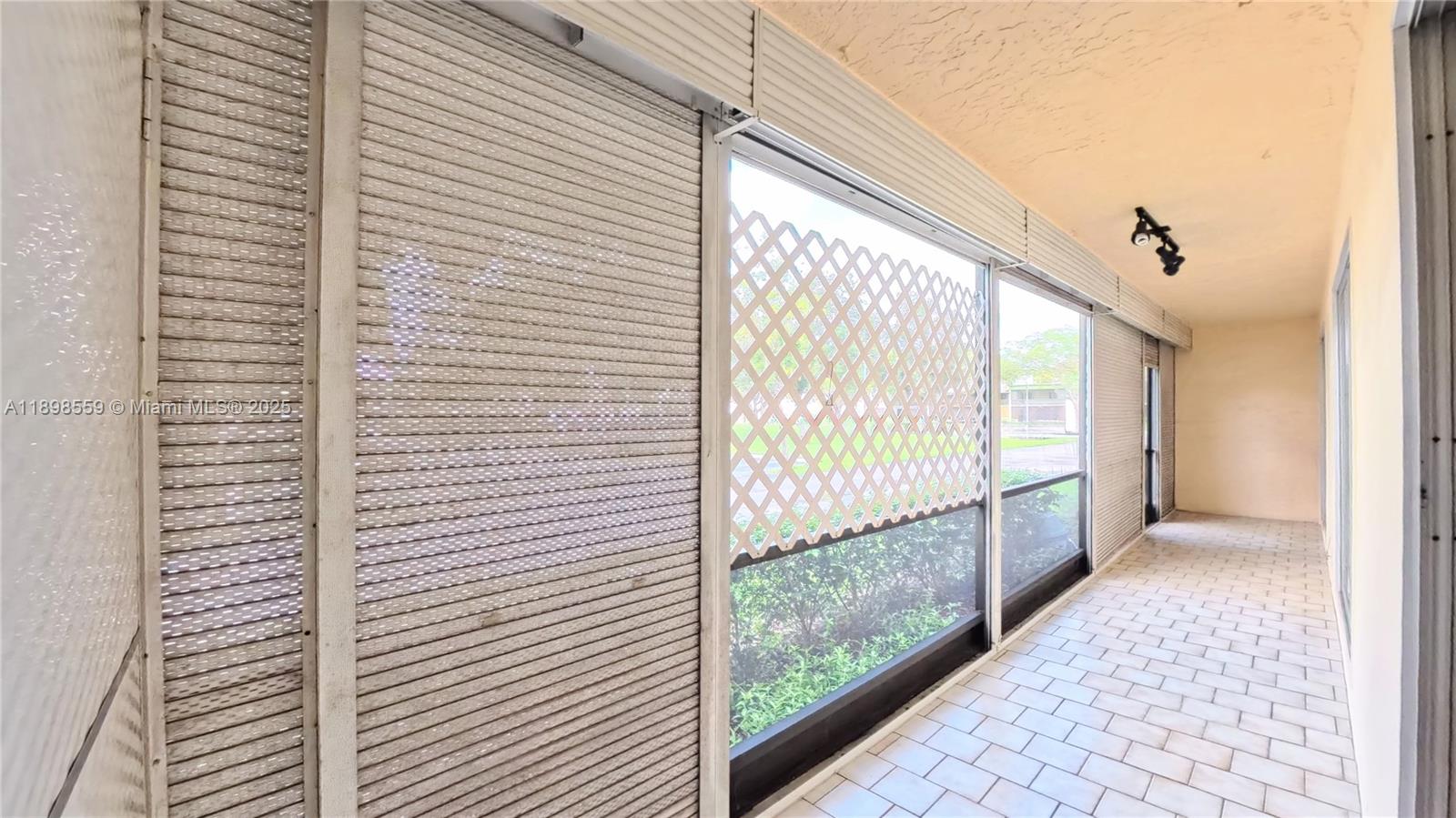 RAMBLEWOOD EAST CONDO - Residential