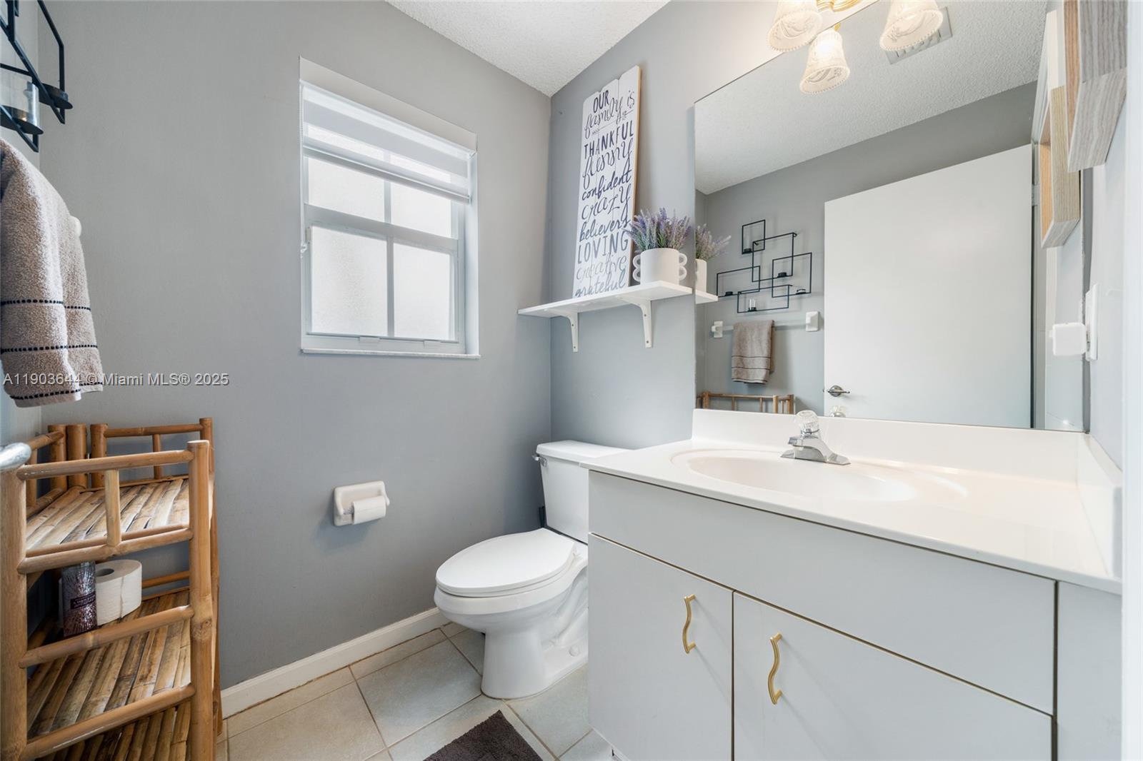 PEMBROKE SHORES - Residential