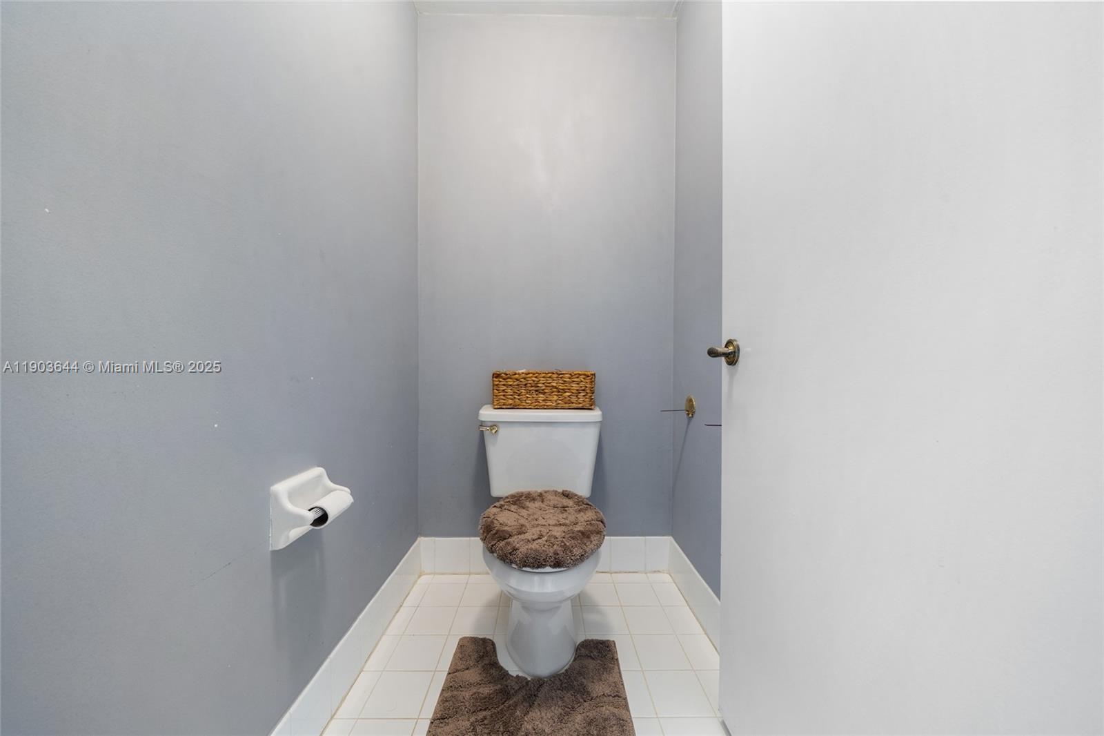 PEMBROKE SHORES - Residential