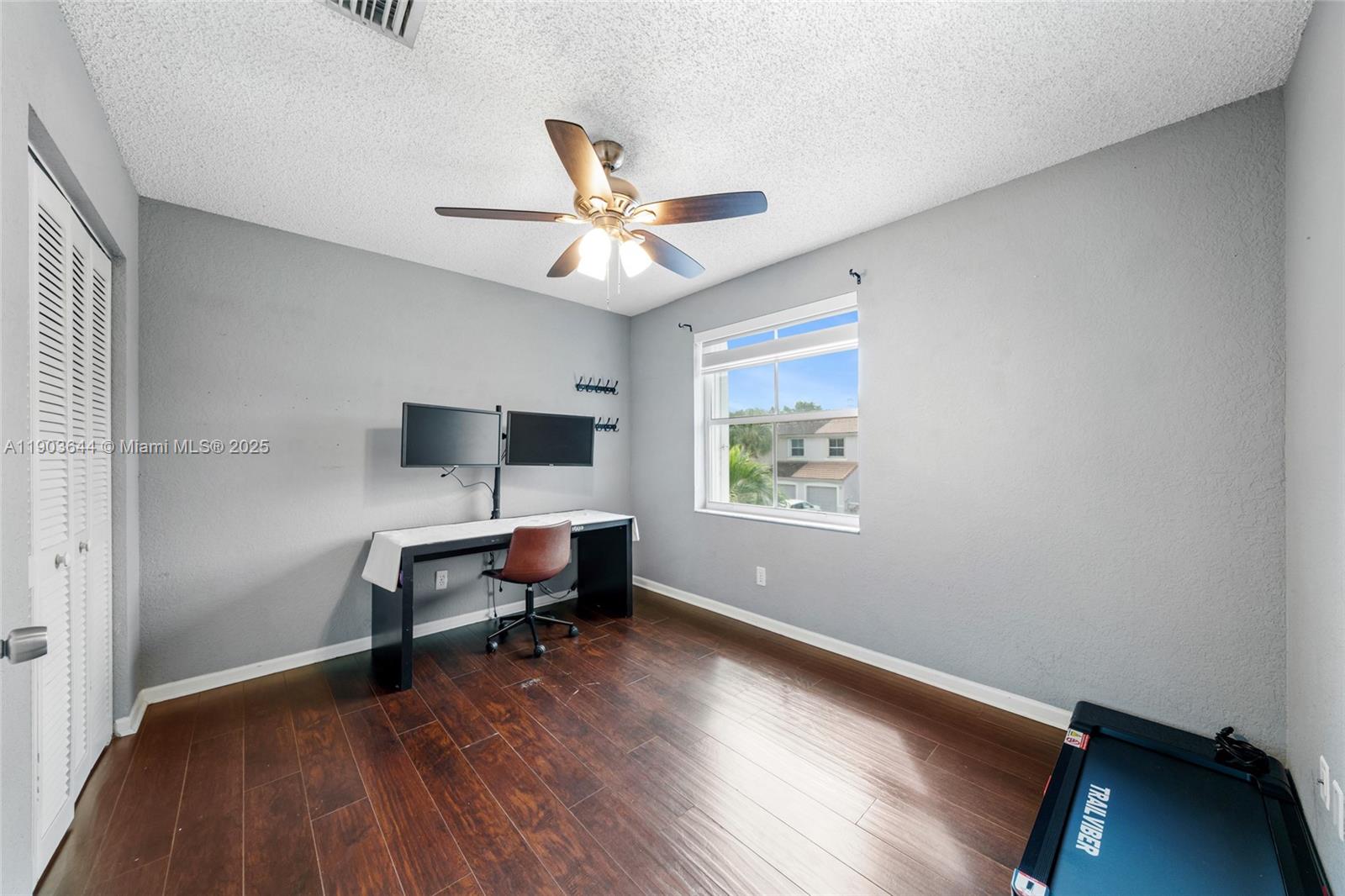 PEMBROKE SHORES - Residential