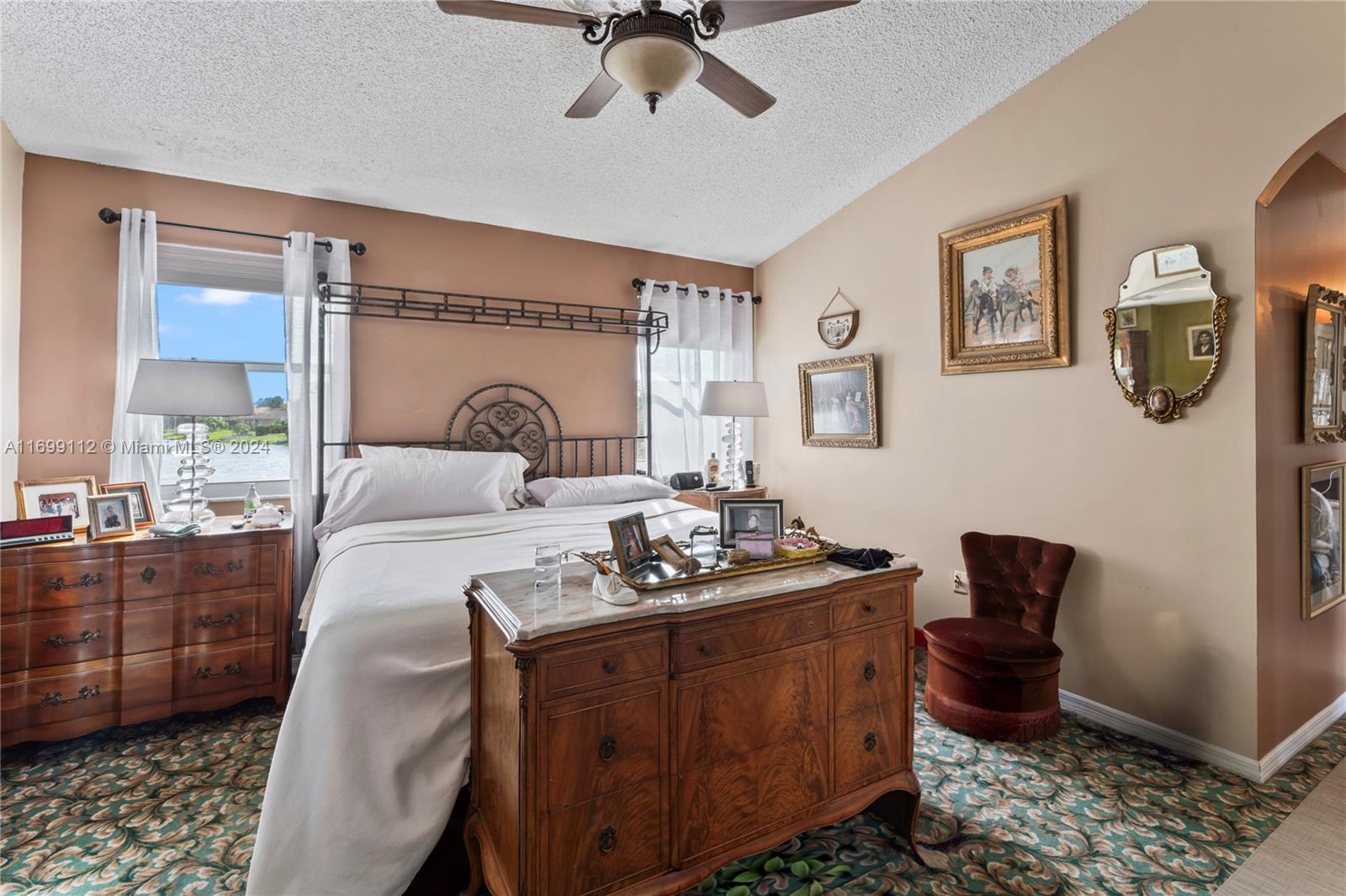 REPLAT OF COUNTRY LAKES - Residential
