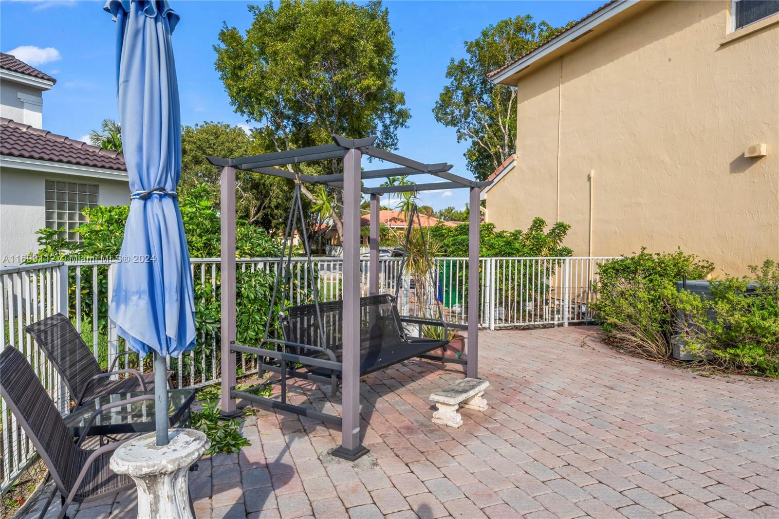 REPLAT OF COUNTRY LAKES - Residential