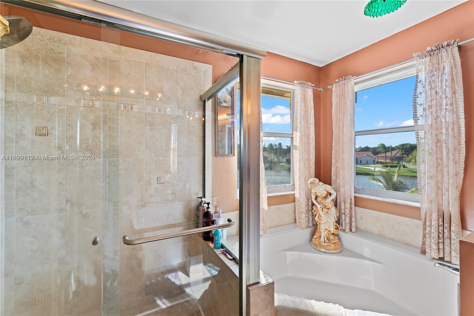 REPLAT OF COUNTRY LAKES - Residential