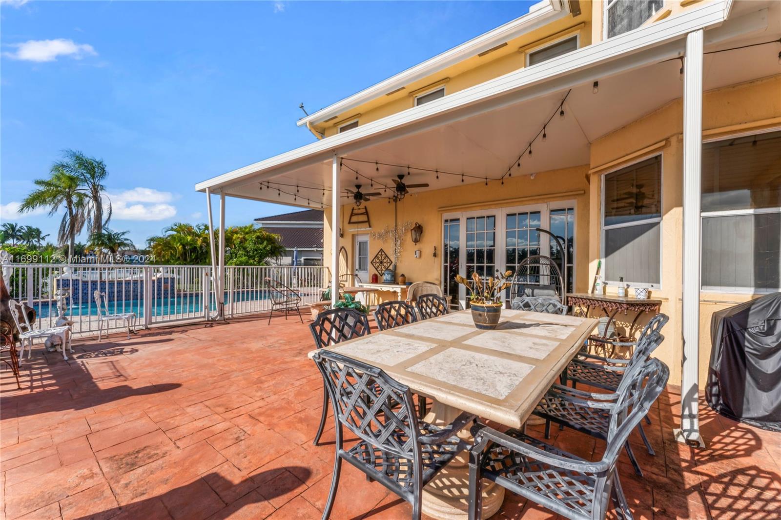 REPLAT OF COUNTRY LAKES - Residential