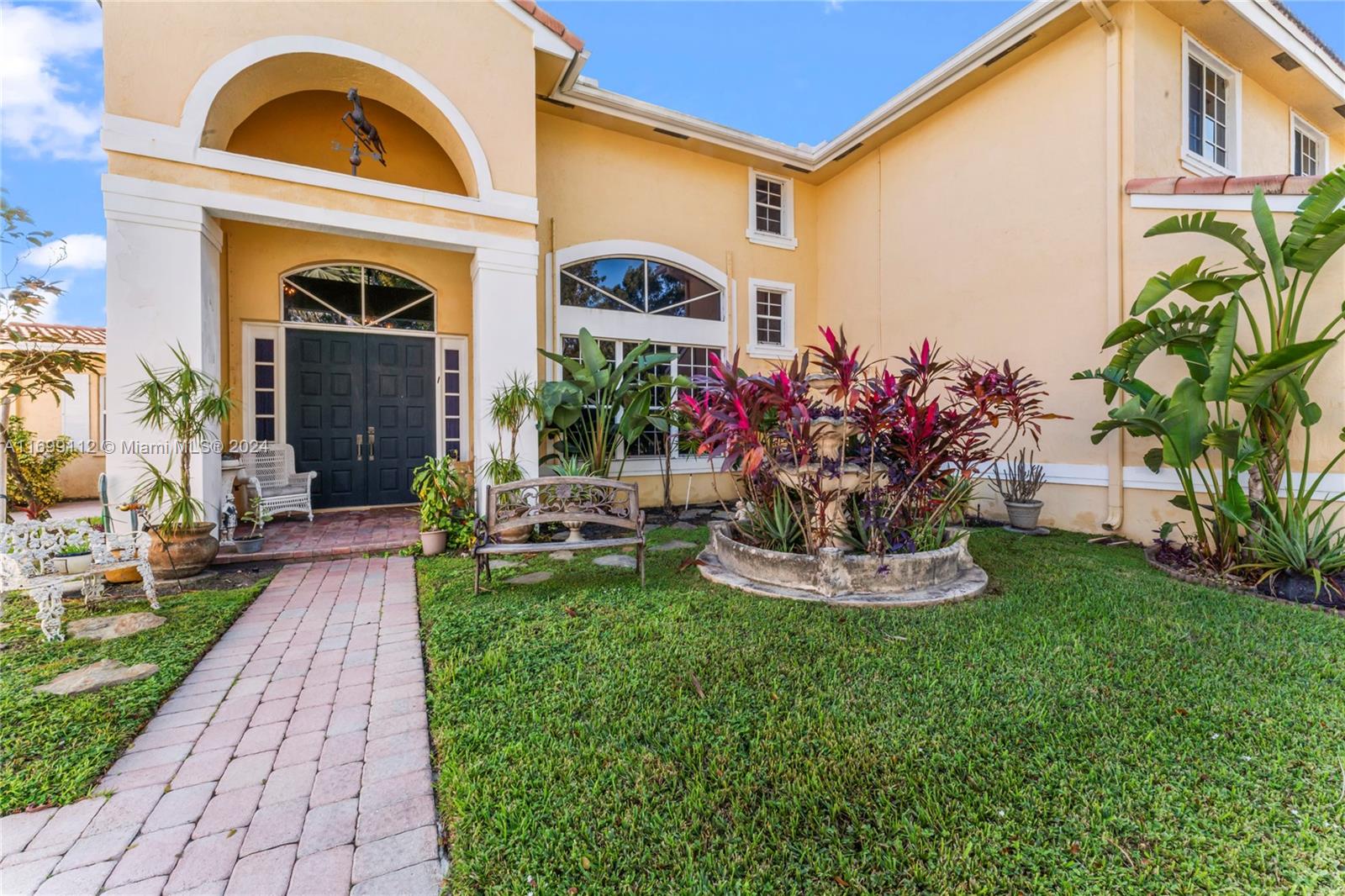REPLAT OF COUNTRY LAKES - Residential