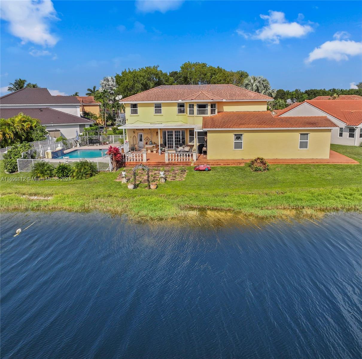 REPLAT OF COUNTRY LAKES - Residential