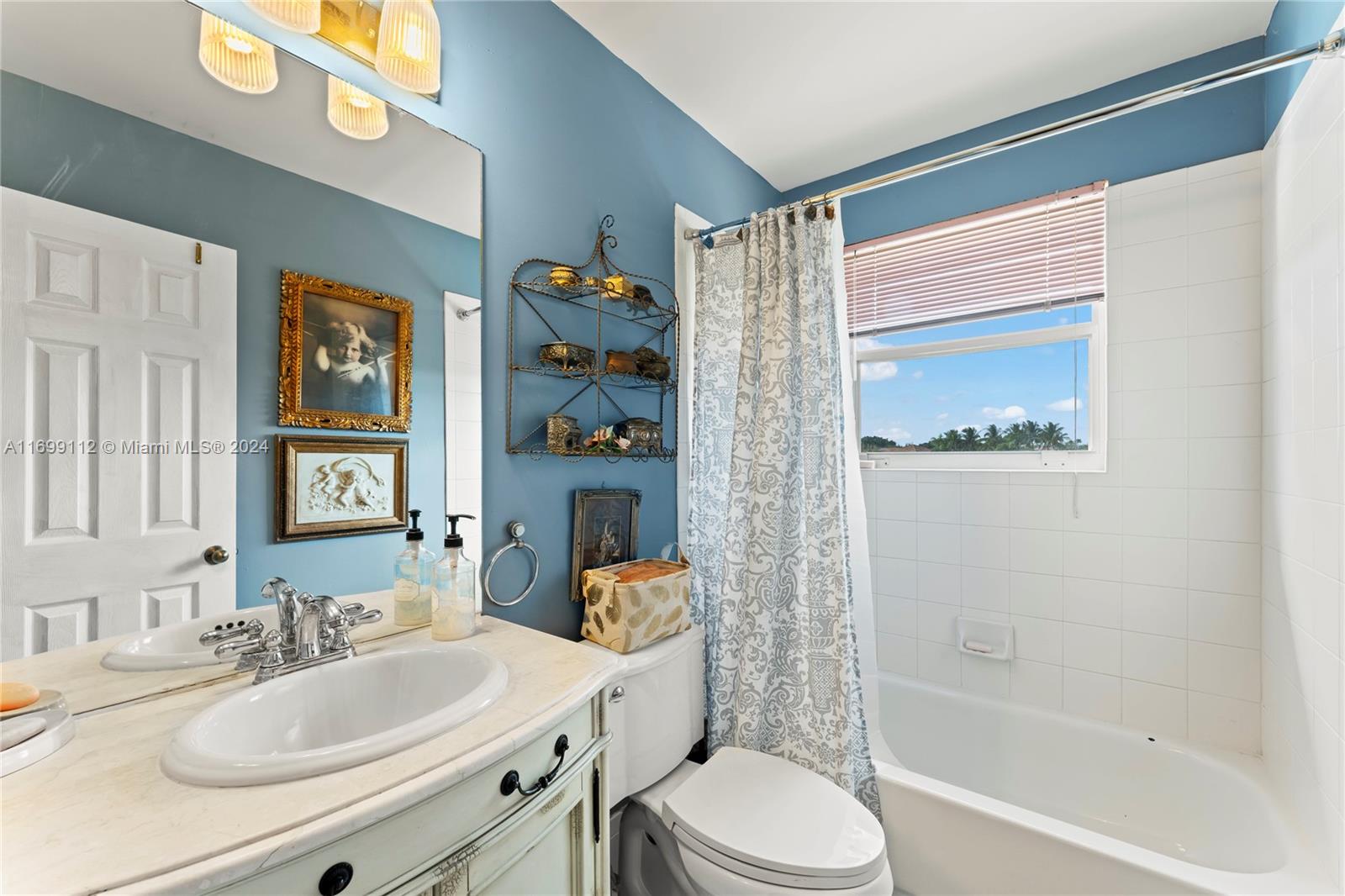 REPLAT OF COUNTRY LAKES - Residential