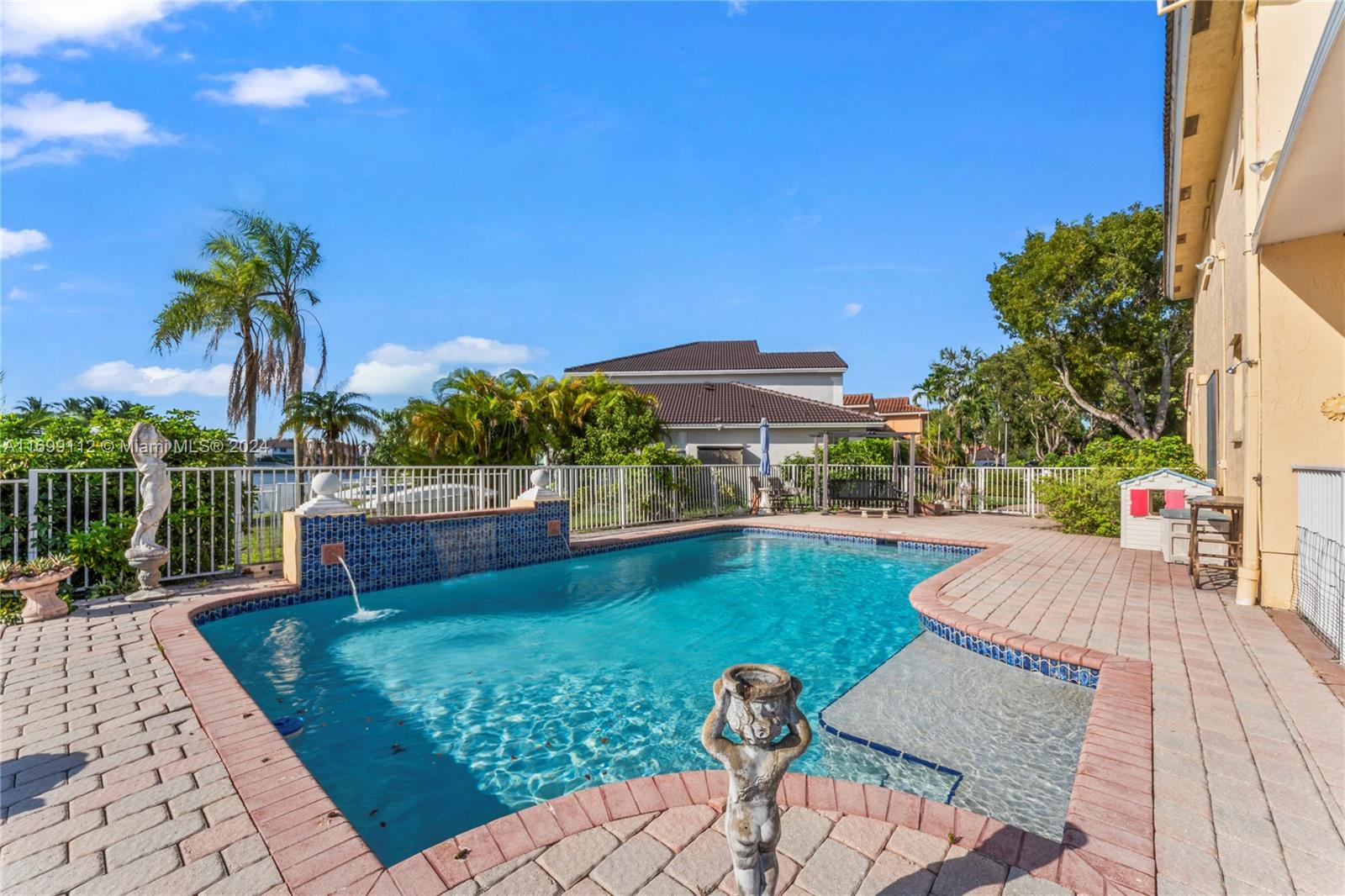 REPLAT OF COUNTRY LAKES - Residential