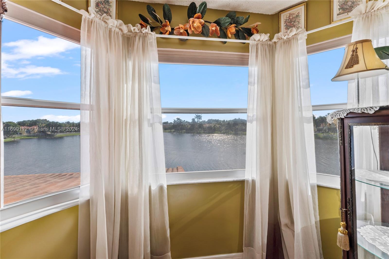 REPLAT OF COUNTRY LAKES - Residential