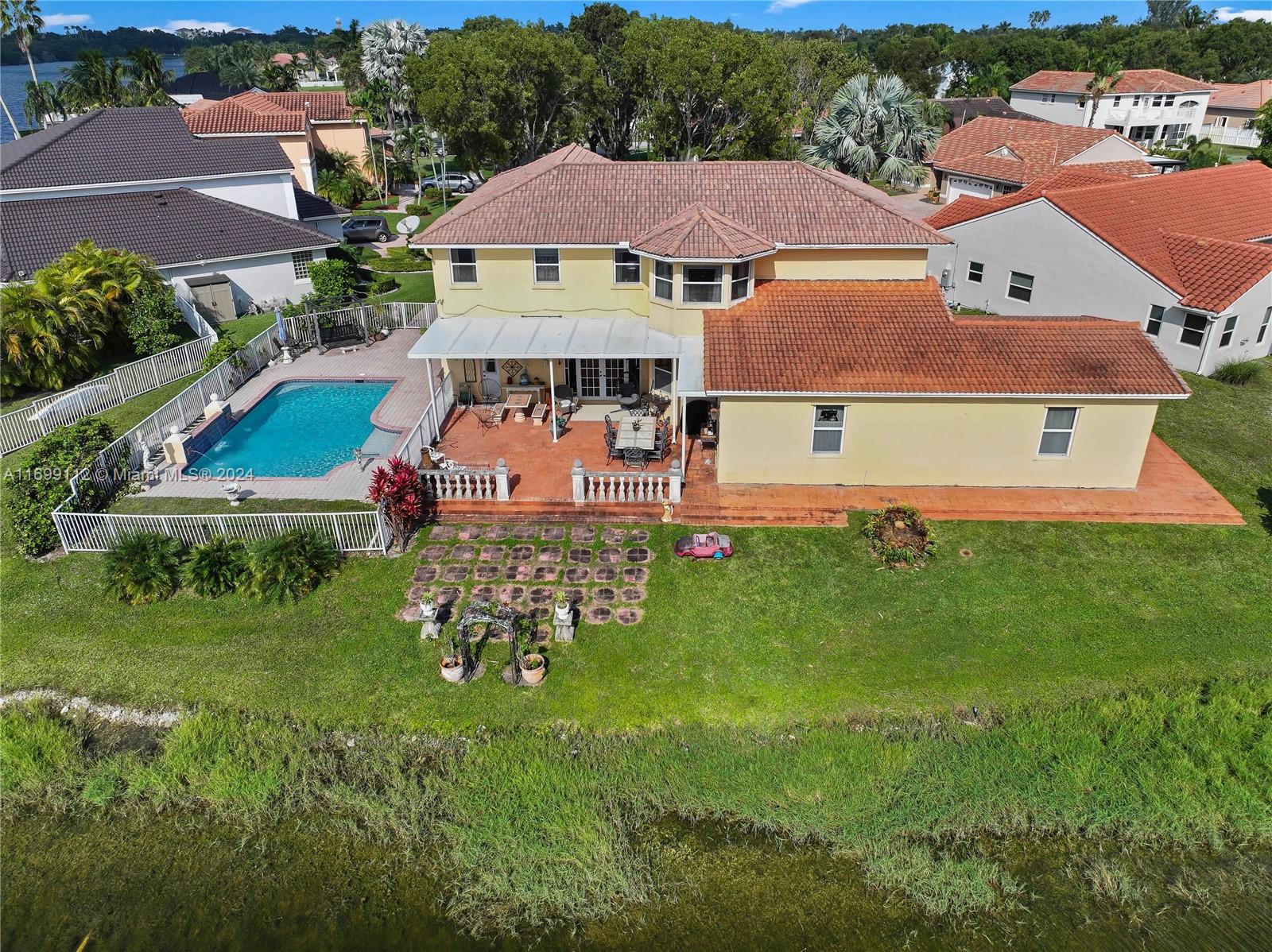 REPLAT OF COUNTRY LAKES - Residential