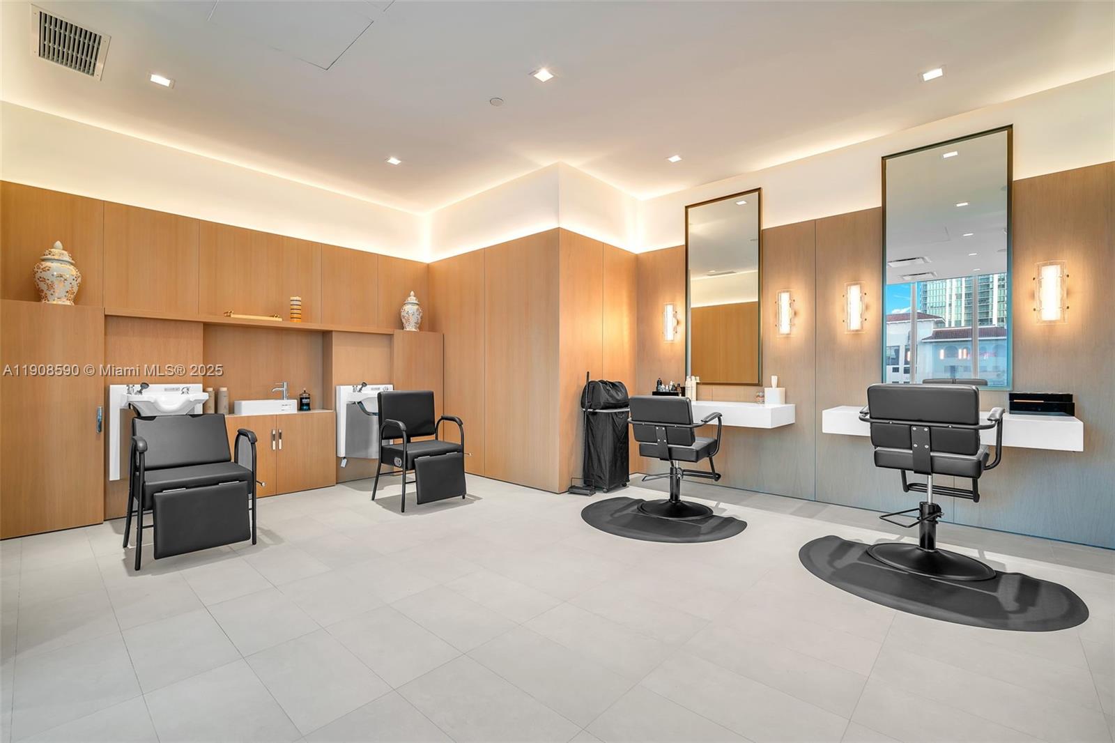 ESCOTTONIA PARK - Residential Lease