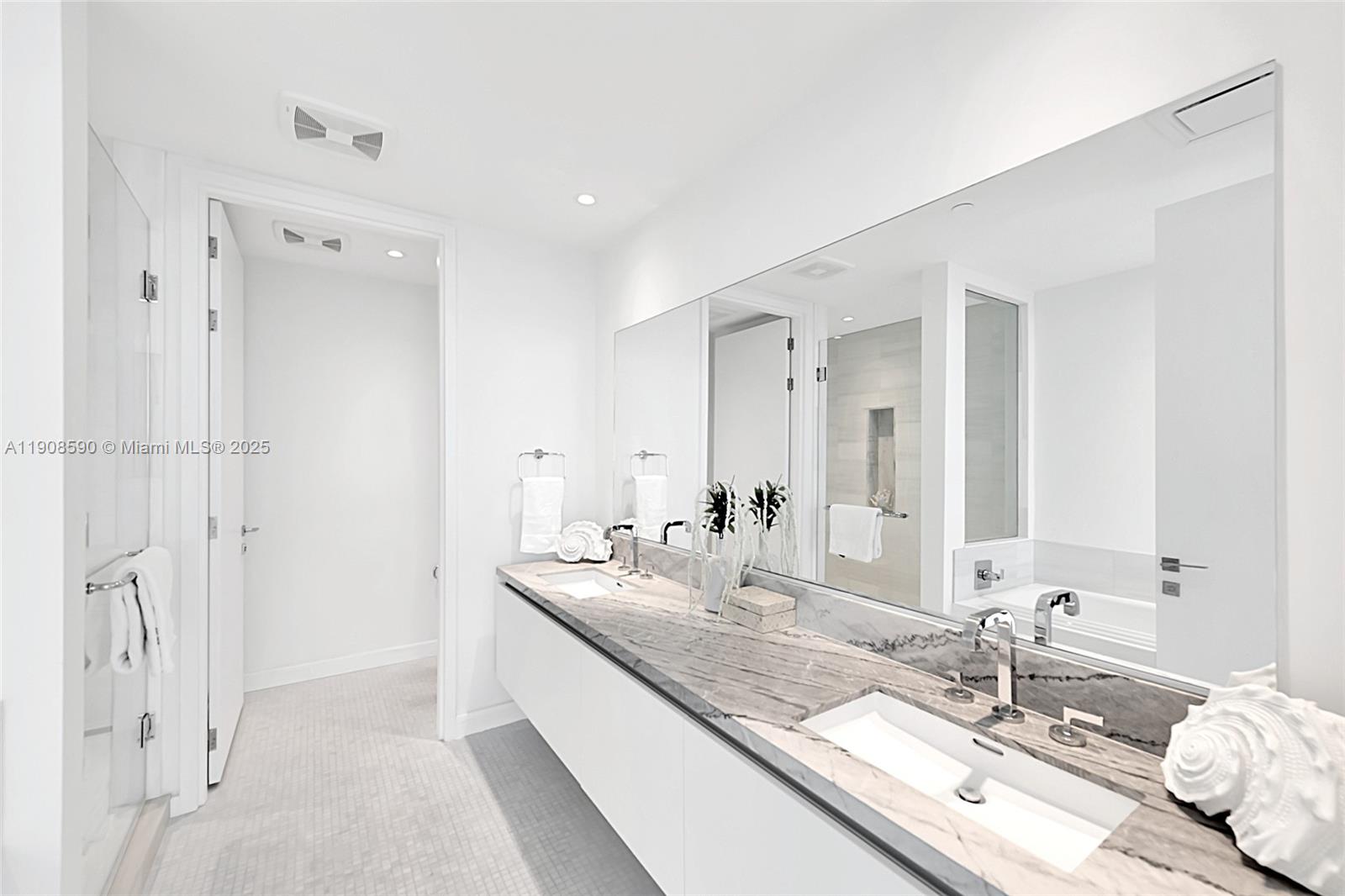 ESCOTTONIA PARK - Residential Lease