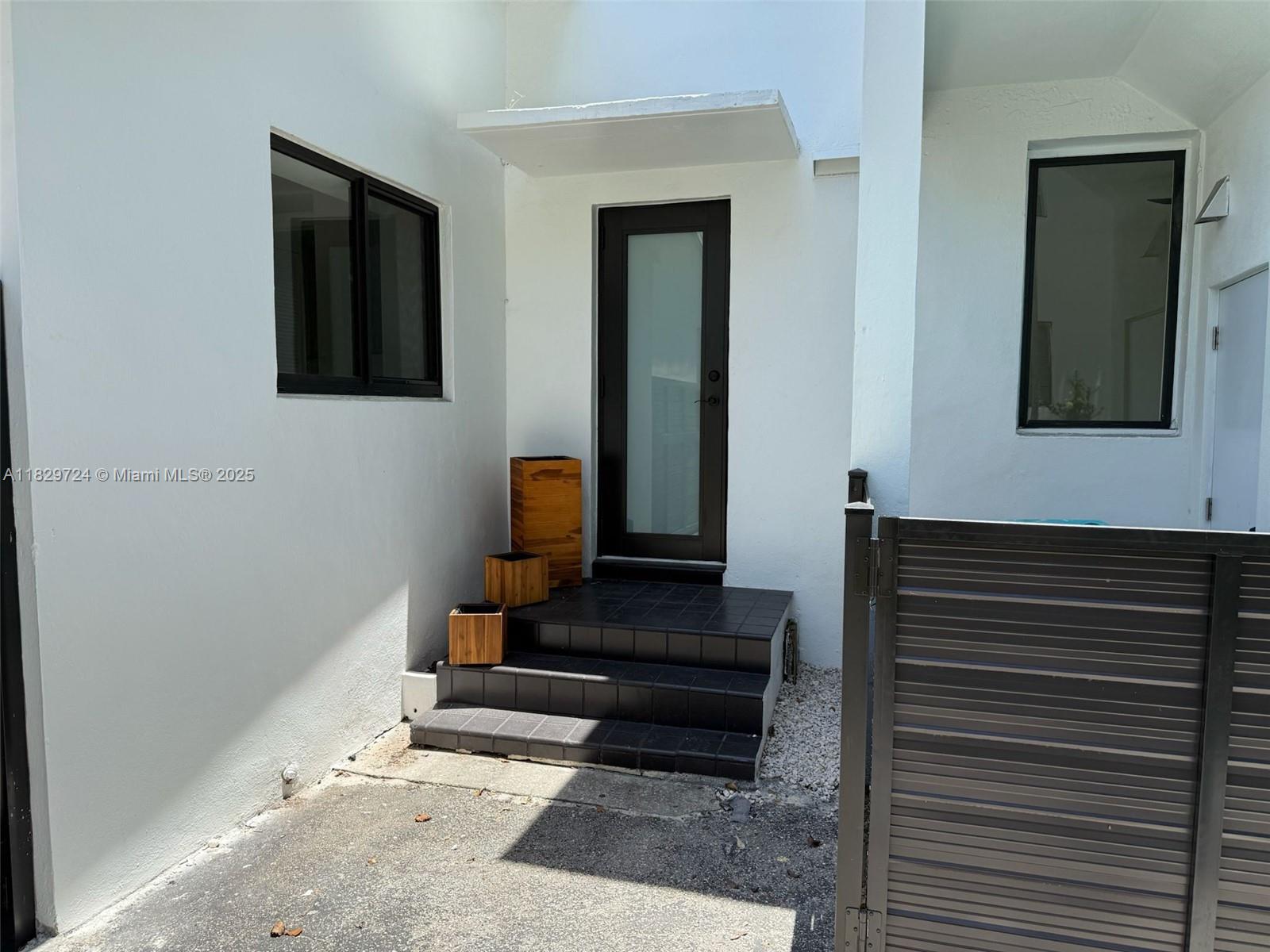 1ST ADDN BISCAYNE LAWN - Residential Lease