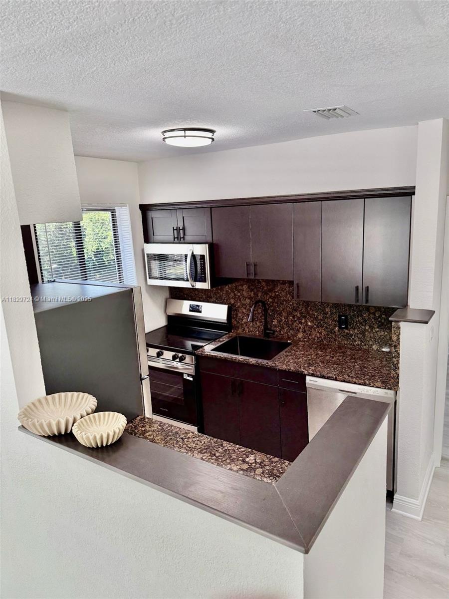 1ST ADDN BISCAYNE LAWN - Residential Lease