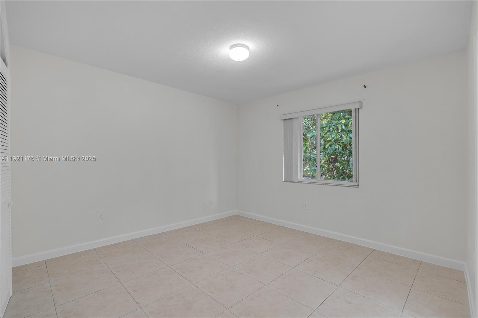 REALTY SECURITIES CORPPB - Residential Lease