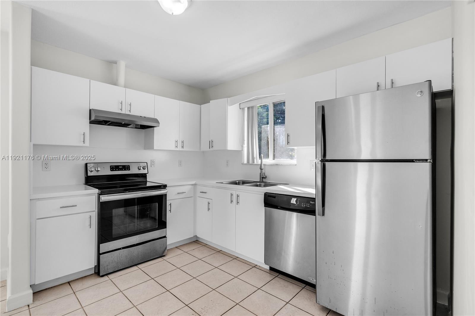 REALTY SECURITIES CORPPB - Residential Lease