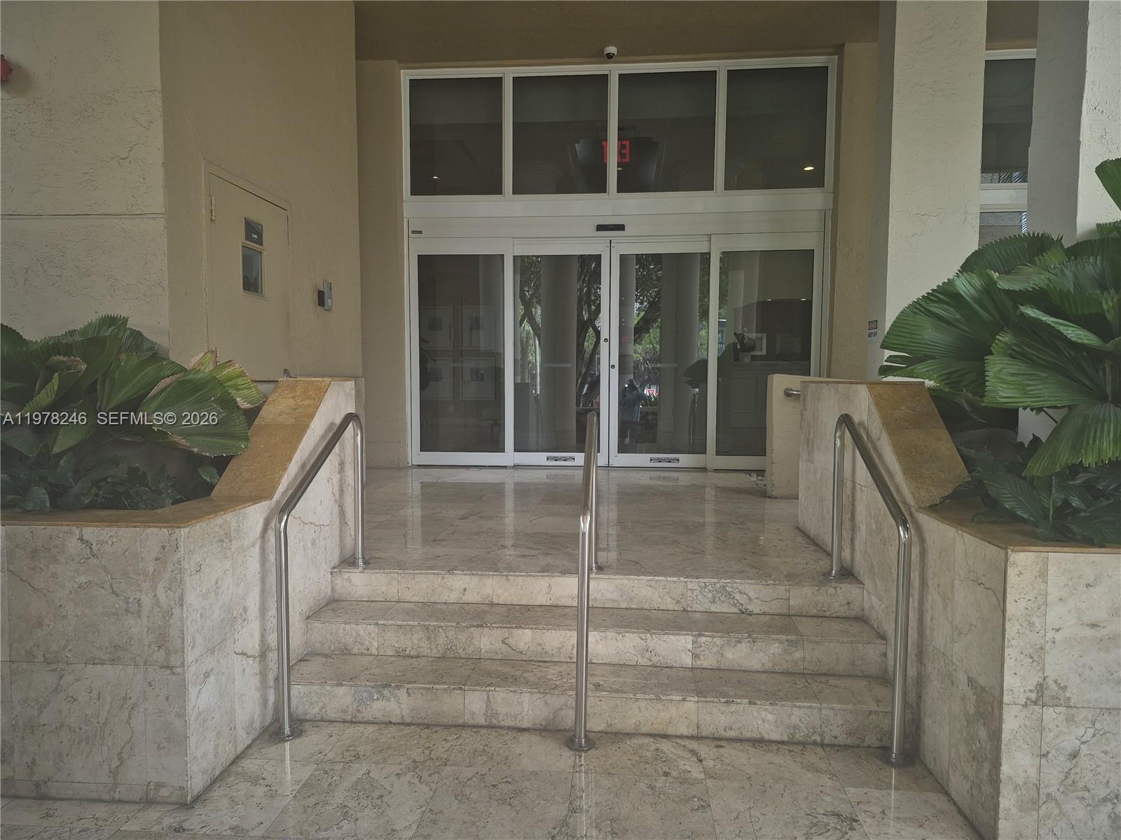 ISOLA CONDO - Residential