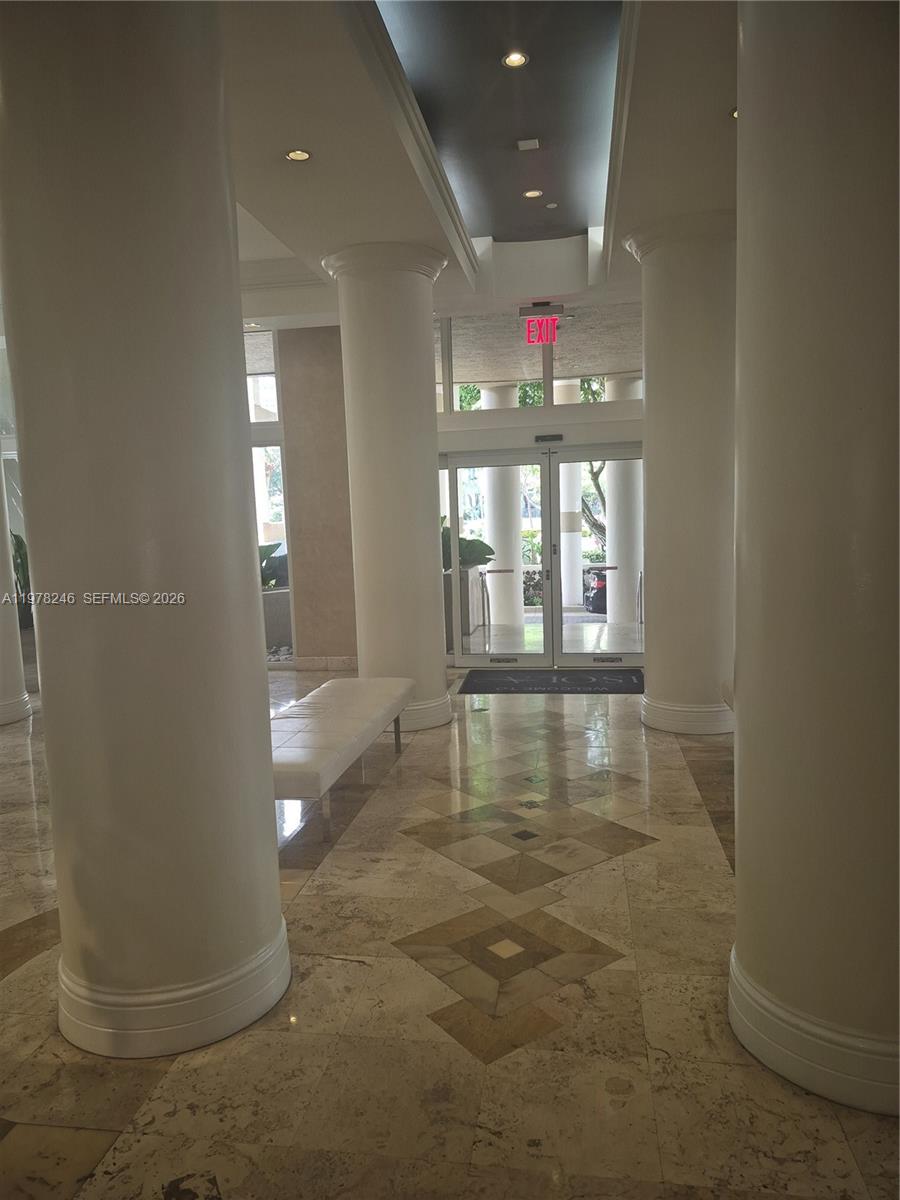 ISOLA CONDO - Residential